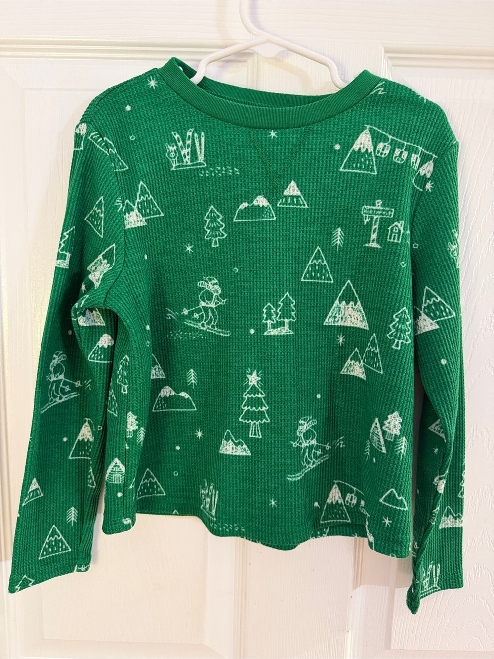 Kids Green Thermal Long-Sleeve Top with Winter Ski & Mountain Print -Size 4/5